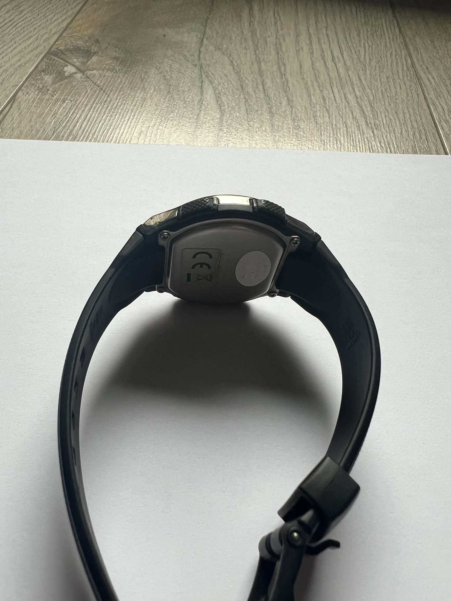 Zegarek Casio W-212H – stylowy, nieużywany, retro vibe