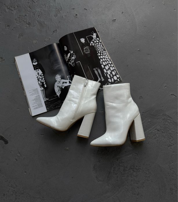 Білі шкіряні черевики, 37 розмір