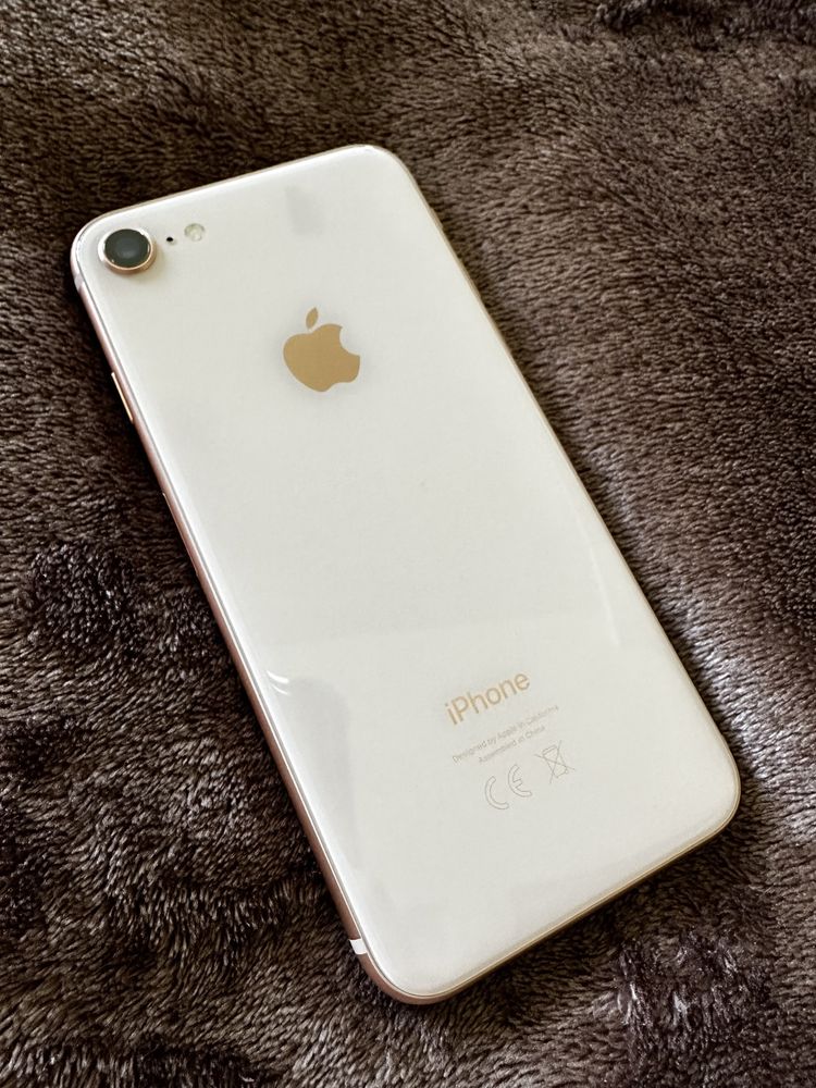 Smartphone iPhone 6s złoty