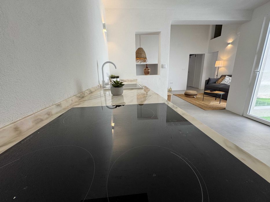 Casa Alentejana T3, lareira, quintal e terraço. Praia fluvial perto.