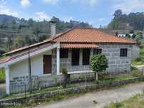 Moradia T3 com 1 hectare de terreno em Serafão, Fafe