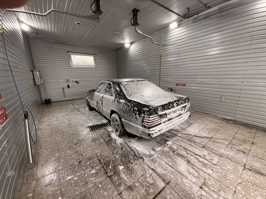 Mercedes 124 cupe blak