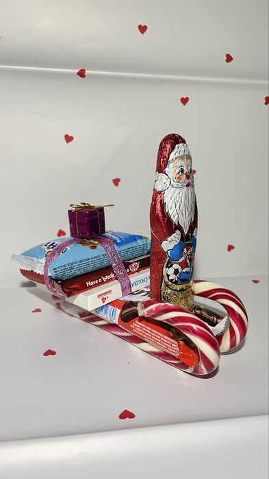 Сододкі подарунки , квіти з атласної трічки