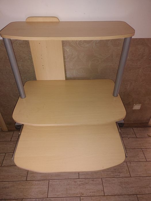 Компютерний письмовий стіл