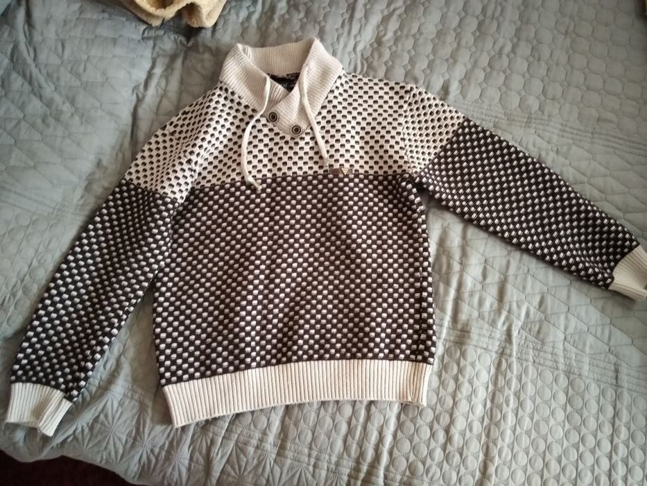 Светр чоловічий чи для підлітка.