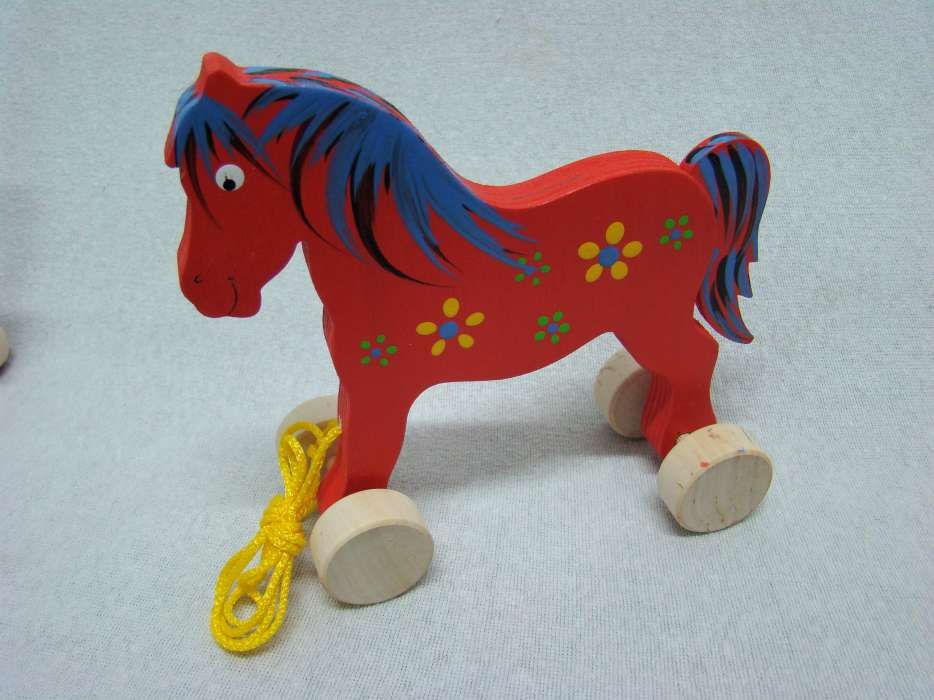 konik drewniany, koń, zabawki drewniane,
