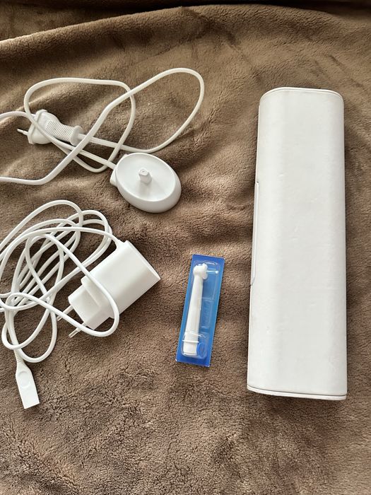 Etui podróżne oryginalne na szczoteczke Oral-B BRAUN + koncowka