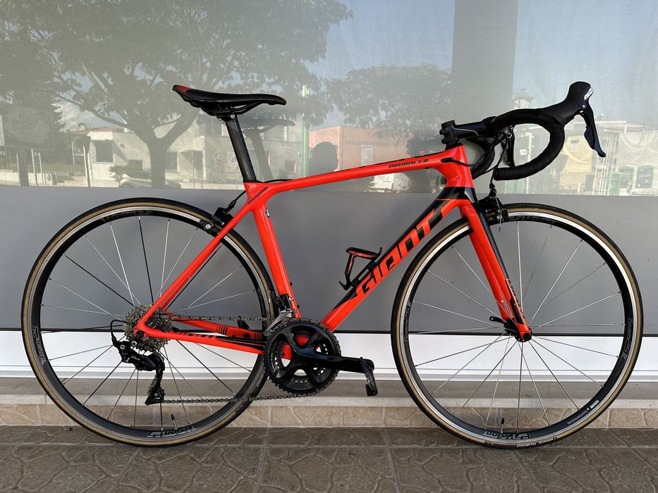 Bicicleta de estrada Giant - Carbono