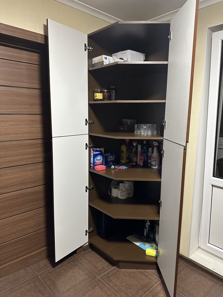 Продам кухонный шкаф-бар в новом состоянии