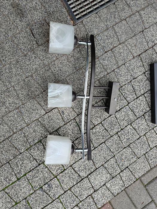 Komplet (szafa komoda karnisz lampa wisząca kinkiet stojący)