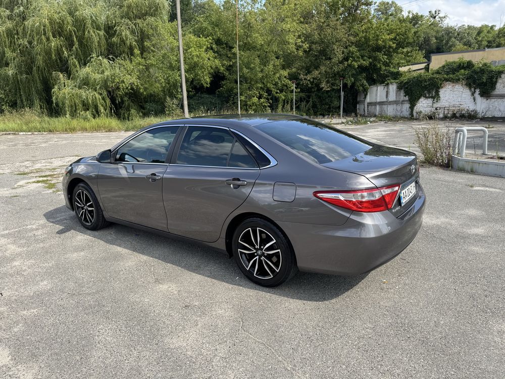Toyota Camry LE • 2016 рік • 99 тис. км • Ідеальний стан