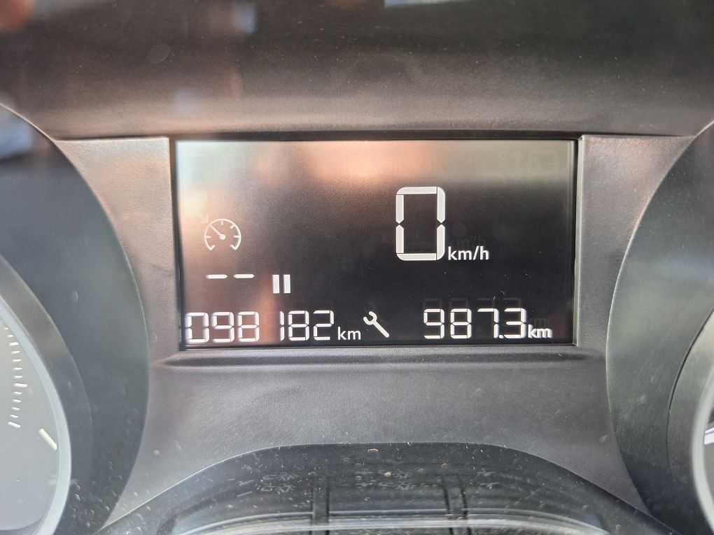 Peugeot 208 1.2 PureTech Signature