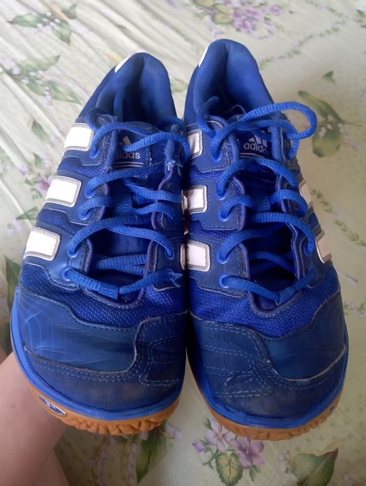 Кросівки Adidas для гандболу