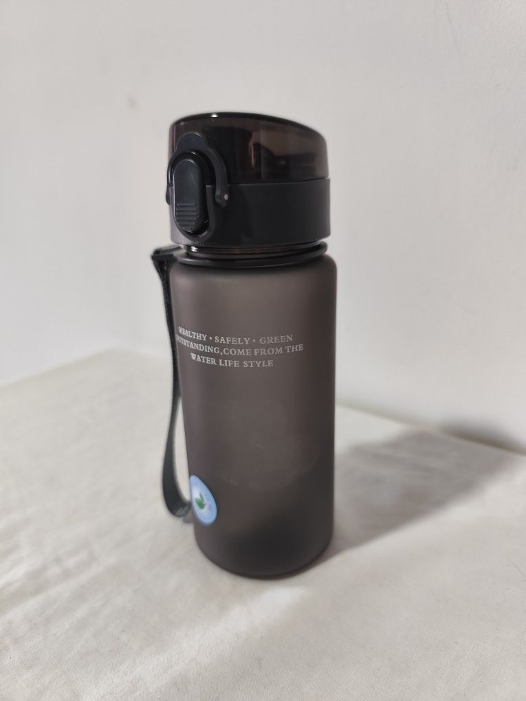 Garrafa Cinzenta Desportiva com Tampa Flip – 400ml [Nova]