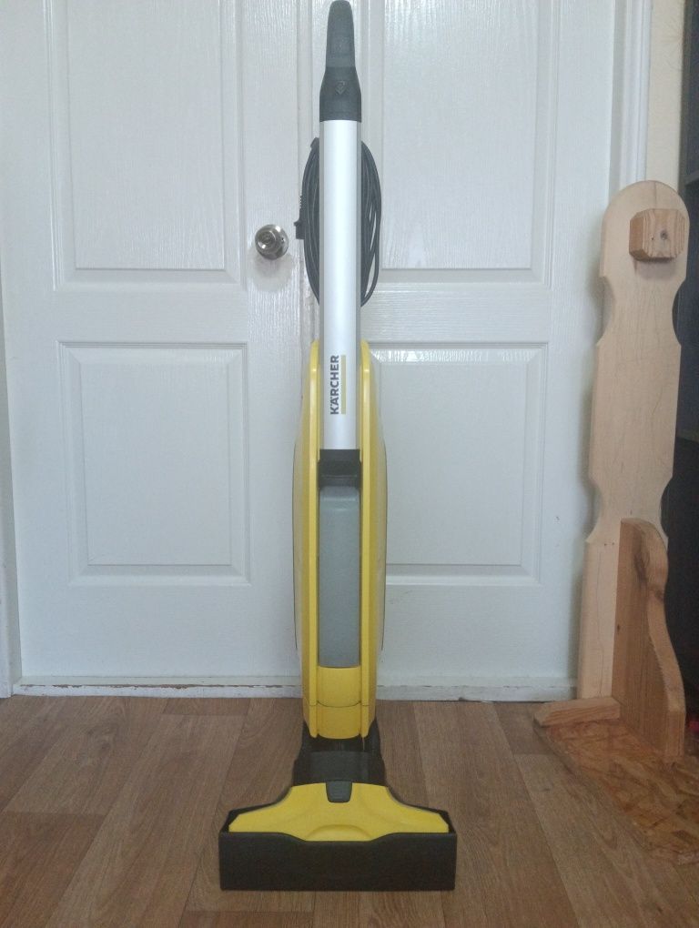 Продаю электрошвабру Karcher FC 5 (с проводом)