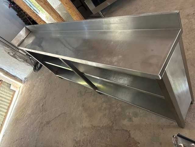 Bancada neutra em Inox com prateleiras