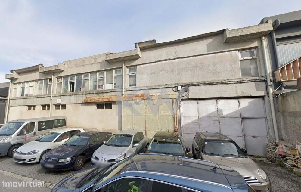 Armazém com 1.270m2 para atividade industrial - Prior Velho - Loures