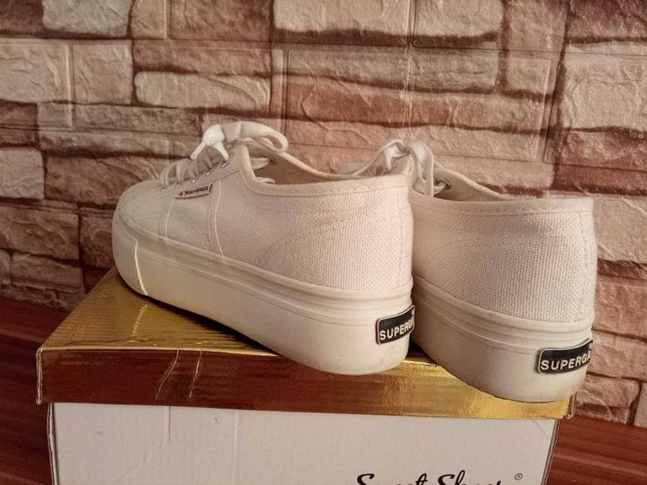 Кроссовки 36р-23.5см