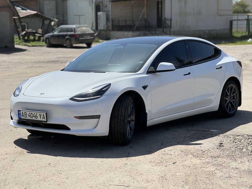 Tesla model 3 Standart plus 23т км пробігу