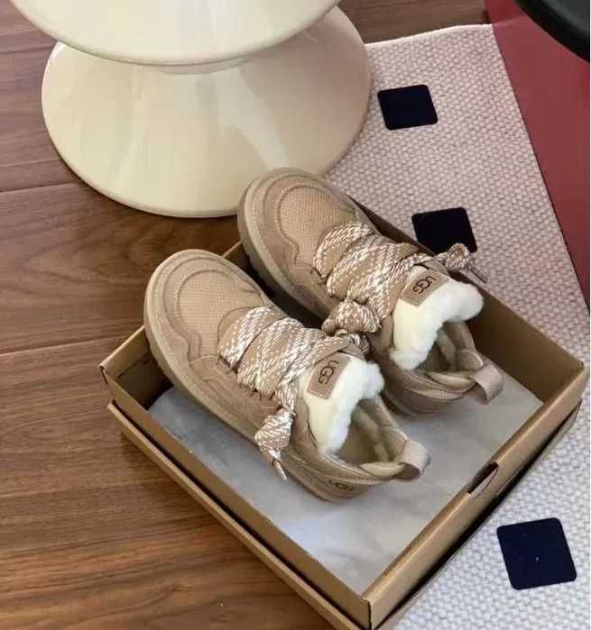 UGG_Lowmel_Sand_R.40