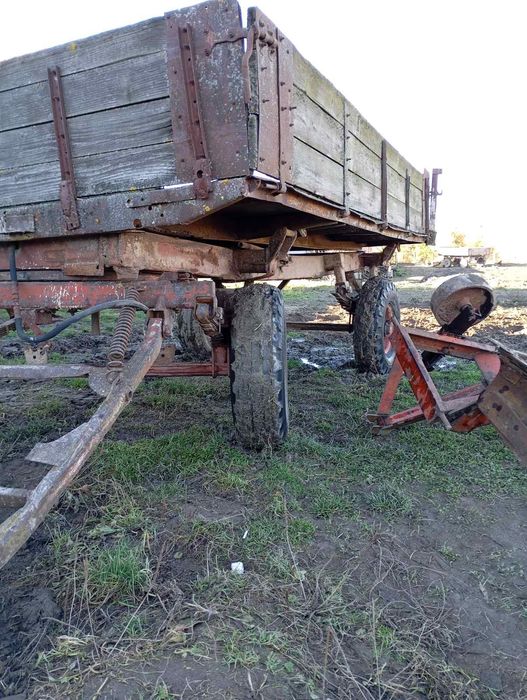 Прицеп тракторний