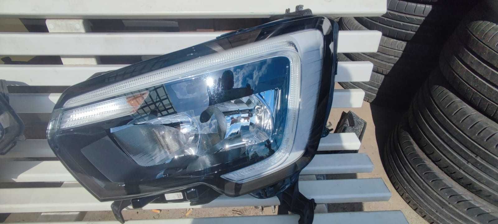 RENAULT MASTER IV Lampa reflektor LEWY LED 19-2022 europa