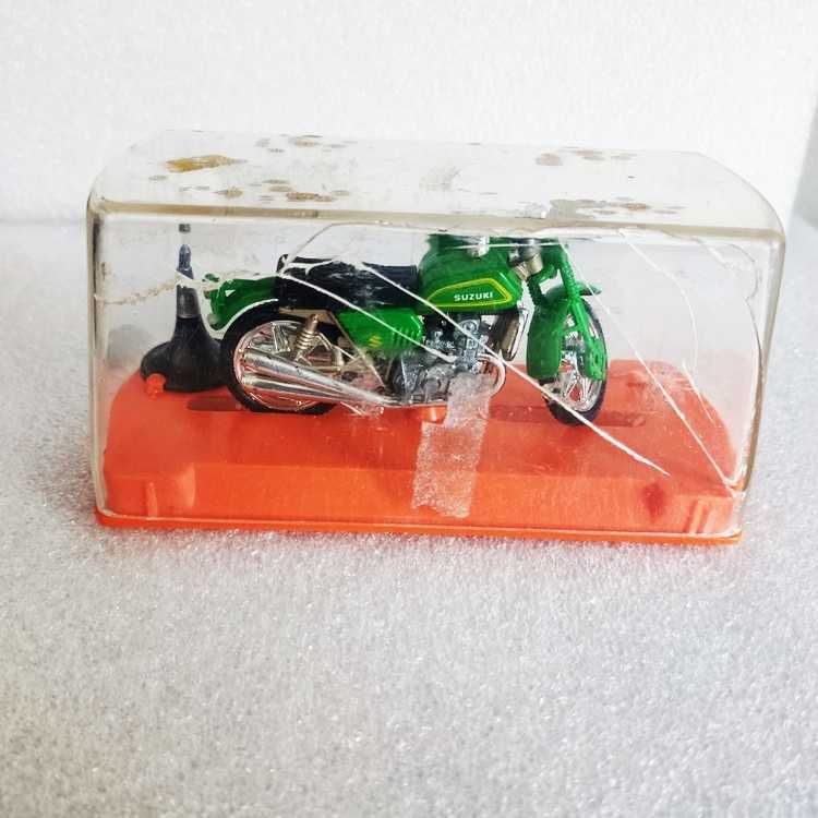 Suzuki GT 750 da Guiloy Escala 1/43