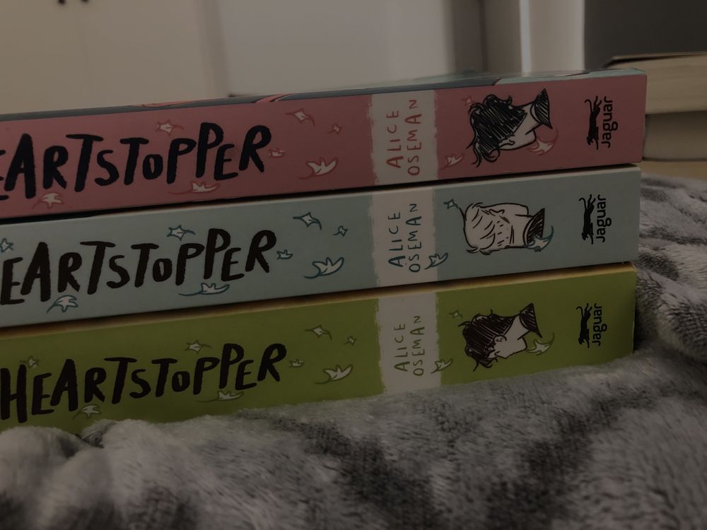 Trzy tomy komiksu Heartstopper