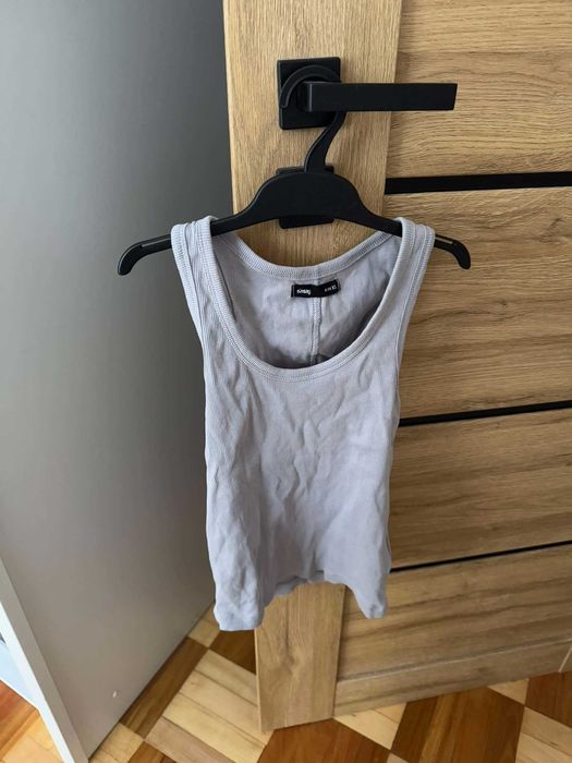 Bluzka na ramiączkach koszulka Sinsay bokserka xs 34 szara w prążki