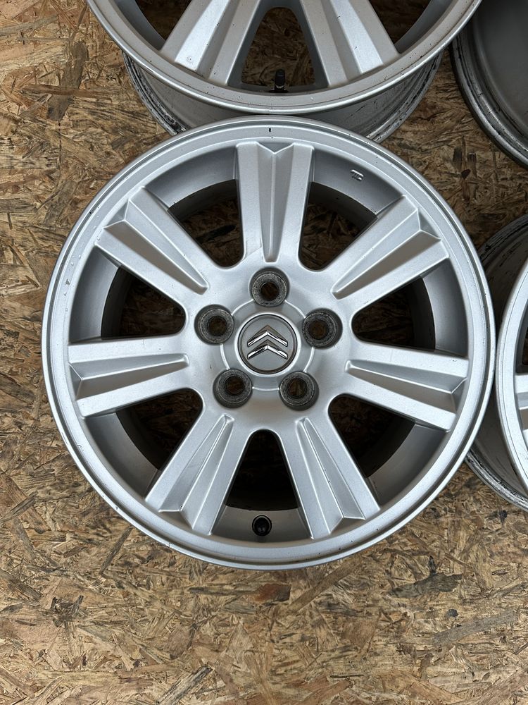 Диски5/114.3 R16 ET37 ЦО(діа)67.1 титани