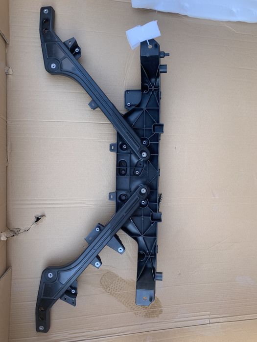 Панель передняя (телевизор) Tesla Model Y 1495245-00-C