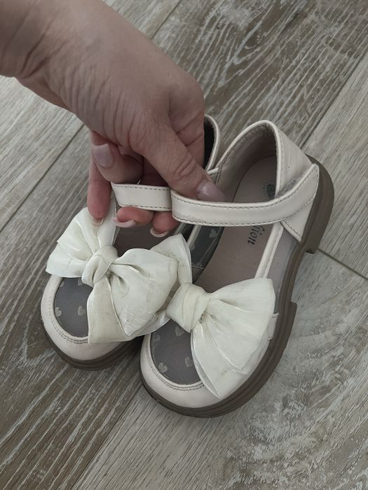 Туфлі та тапки дитячі