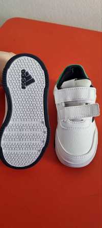 buty dla chłopca Adidas 23