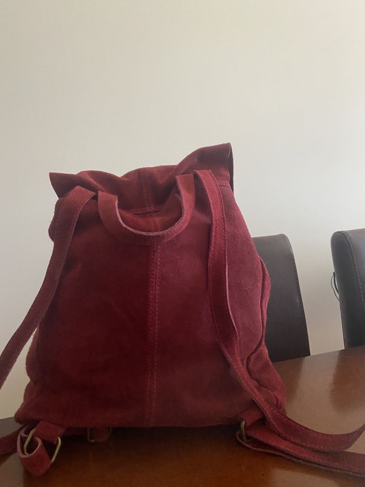 Mochila de camurça a estrear