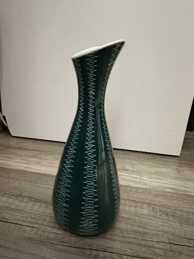 Wazon Walbrzych lata 60. Porcelana sygnatura figurka piekny wzòr