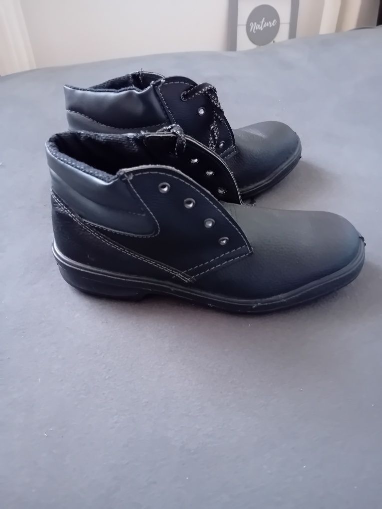 Buty robocze męskie.