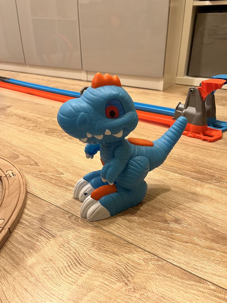 Dinozaur zabawka interaktywna