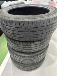 Шини Bridgestone 235/55R20. 2021 року