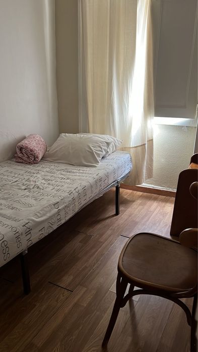 Alugamos quarto para solteiro