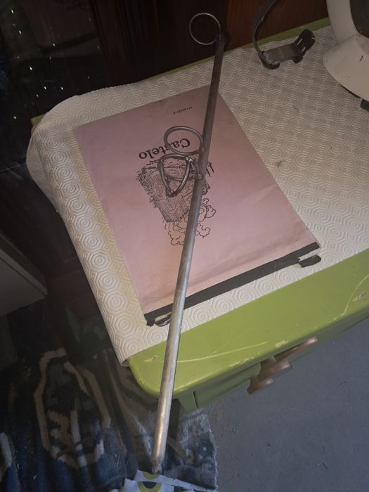 Suporte em ferro para cana de pesca