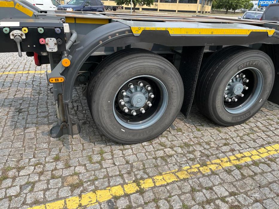 Semi Reboque Porta Contentores