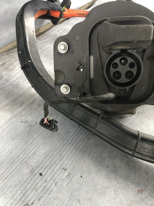 Polestar 2 зарядний порт usa в наявності