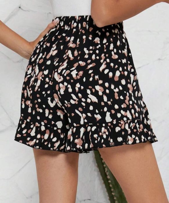 Calçao com folhos L novo