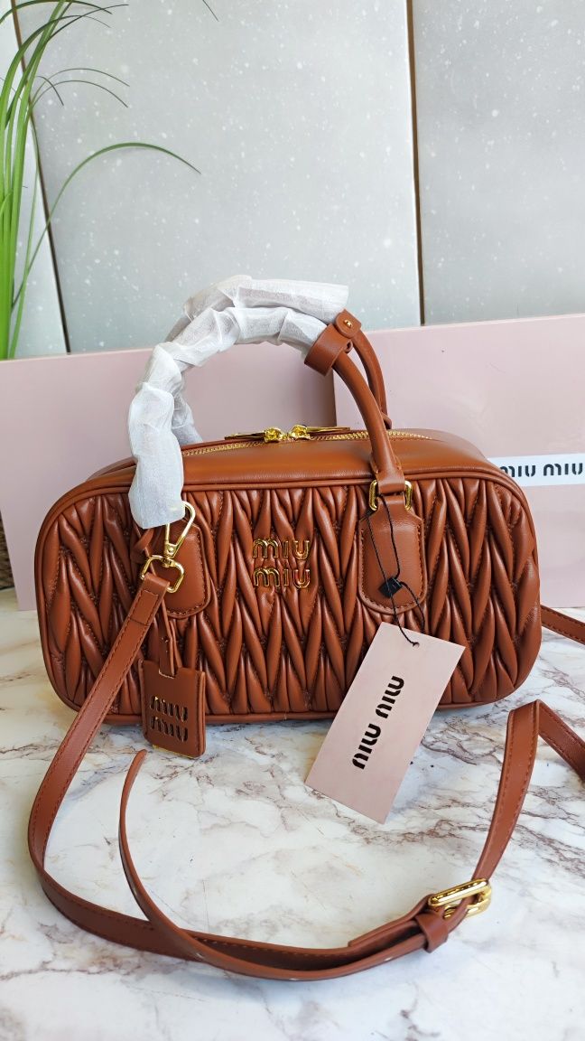 Женская сумка стёганная Miu Miu