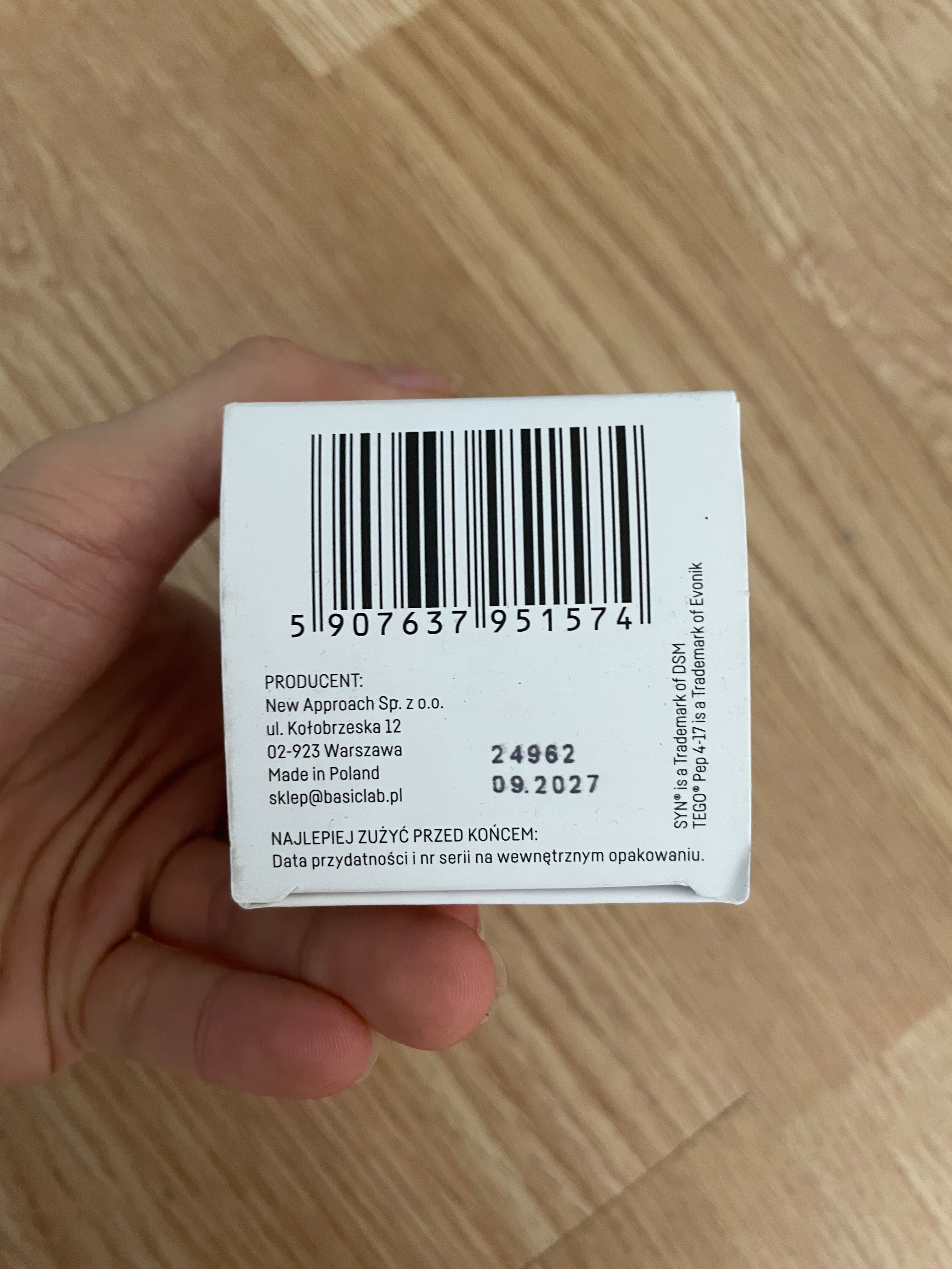 Serum regenerujące Basiclab z ceramidami  i kompleksem peptydów