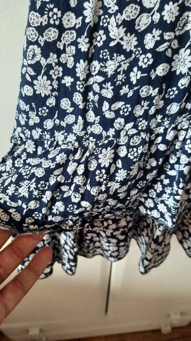 Letnia śliczna sukieneczka