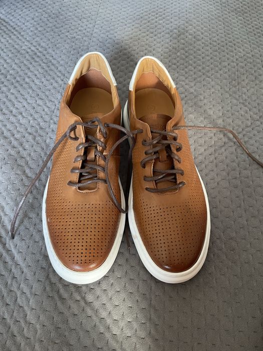 Чоловічі Стильні Шкіряні Кросівки ESTRO