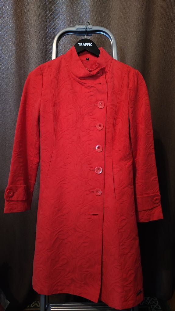 Desigual  Пальто яскраво червоне
