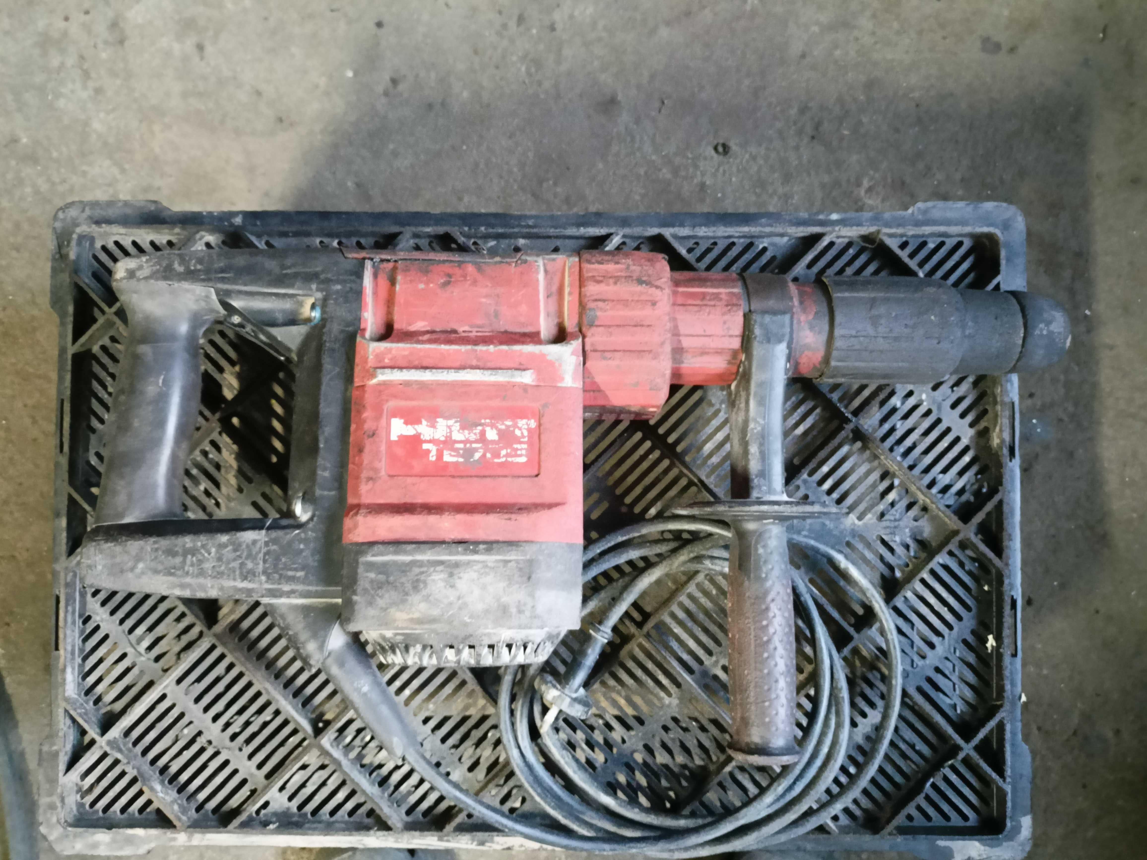 Młot do kłucia HILTI