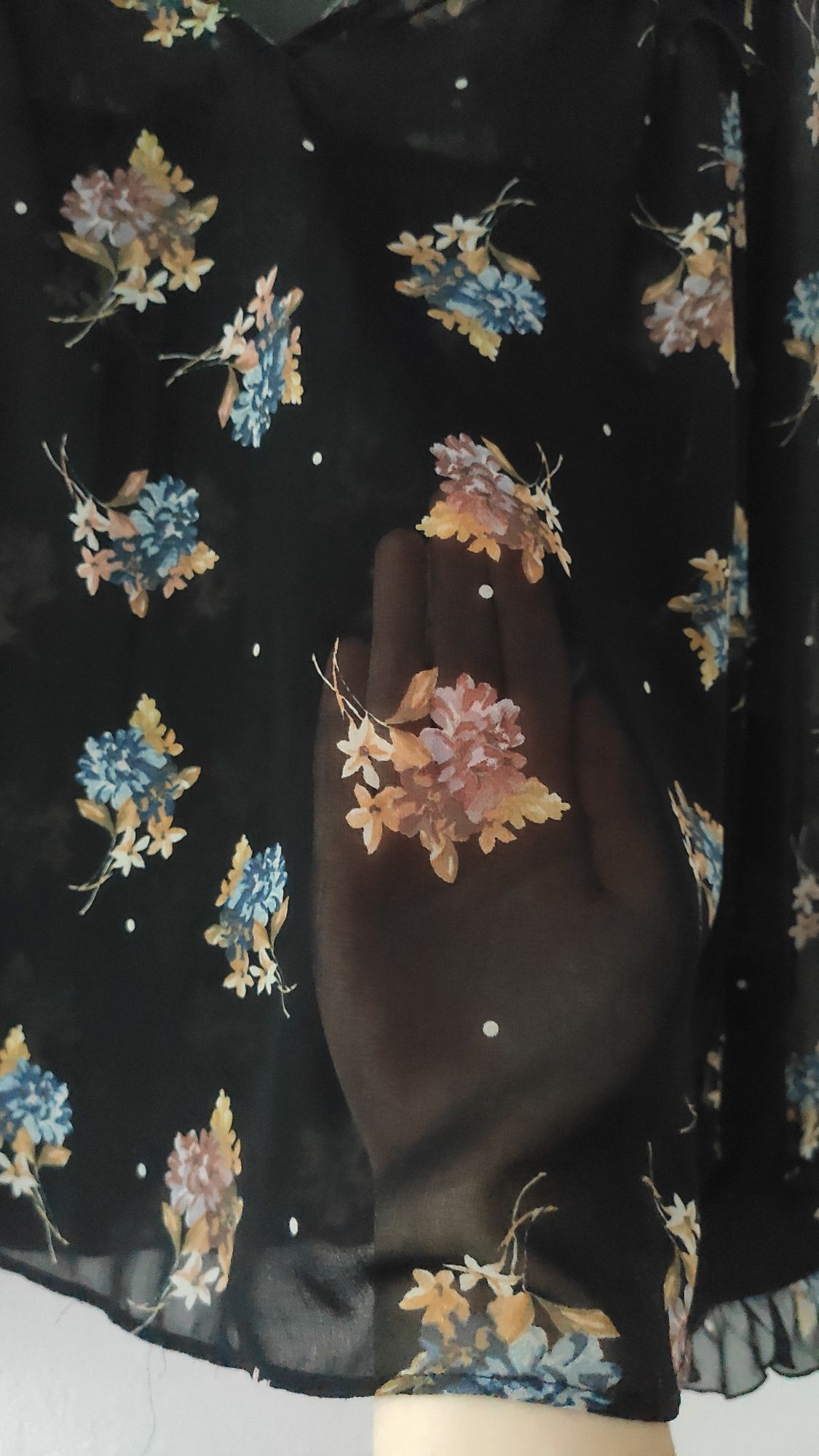 Czarna bluzka mgiełka w kwiaty Zara M/38